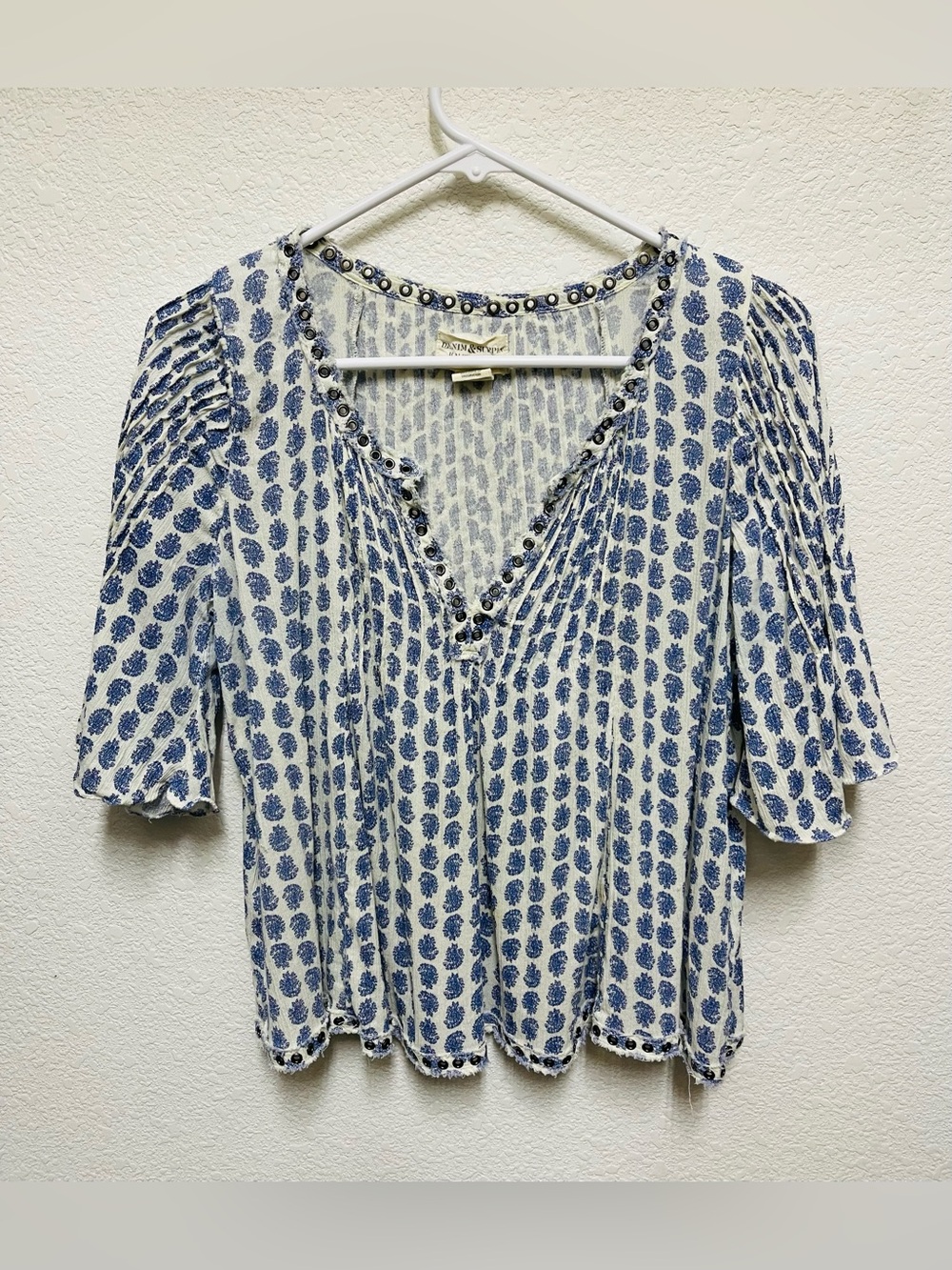 DENIM & SUPPLY Ralph Lauren Paisely Print with Metal Eyelet Embellishment Blouse
